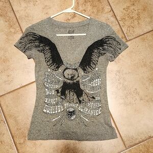 Fox tshirt vneck